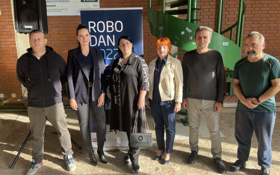 Osnovnoškolci sudjelovali na mini sajmu robotike – Robodan u Vinkovcima